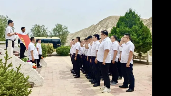自2020年5月成立以來(lái)，四公司黨支部不斷將紅色引擎的驅(qū)動(dòng)力深度融入生產(chǎn)經(jīng)營(yíng)工作全鏈條，推動(dòng)各項(xiàng)工作持續(xù)向好、節(jié)節(jié)攀升，成為推動(dòng)企業(yè)高質(zhì)量發(fā)展的堅(jiān)強(qiáng)戰(zhàn)斗堡壘。筑牢思想根基強(qiáng)化政治引領(lǐng)四公司黨支部始終把